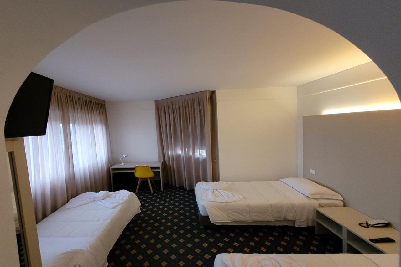 Hotel Azzano Decimo מראה חיצוני תמונה