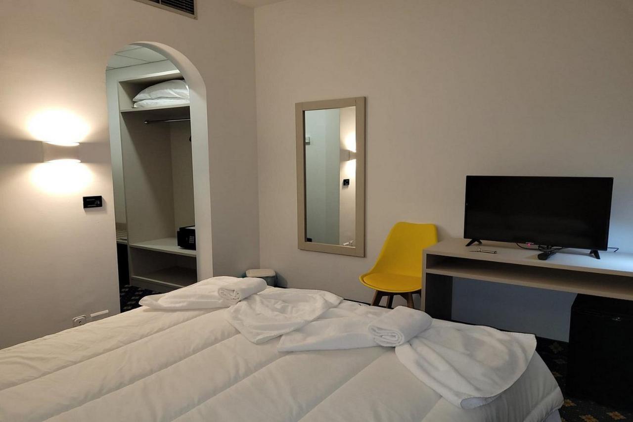 Hotel Azzano Decimo מראה חיצוני תמונה