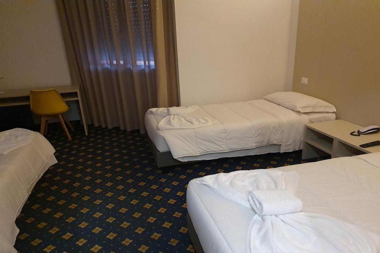 Hotel Azzano Decimo מראה חיצוני תמונה