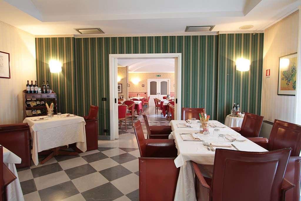 Hotel Azzano Decimo מסעדה תמונה
